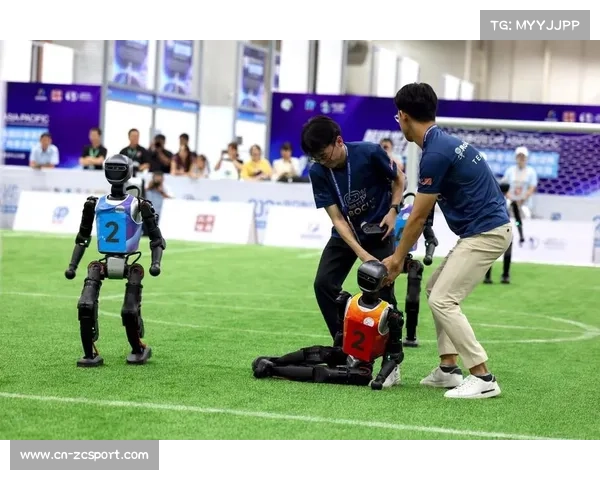 机器人互动成足球赛闭幕式新亮点 引领科技与体育融合